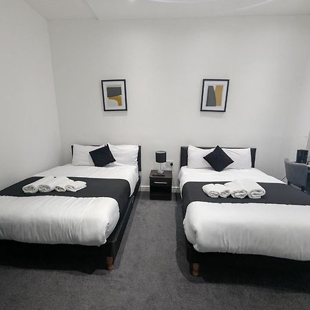 Oyo Firs Lodge London Heathrow Hounslow Exterior photo