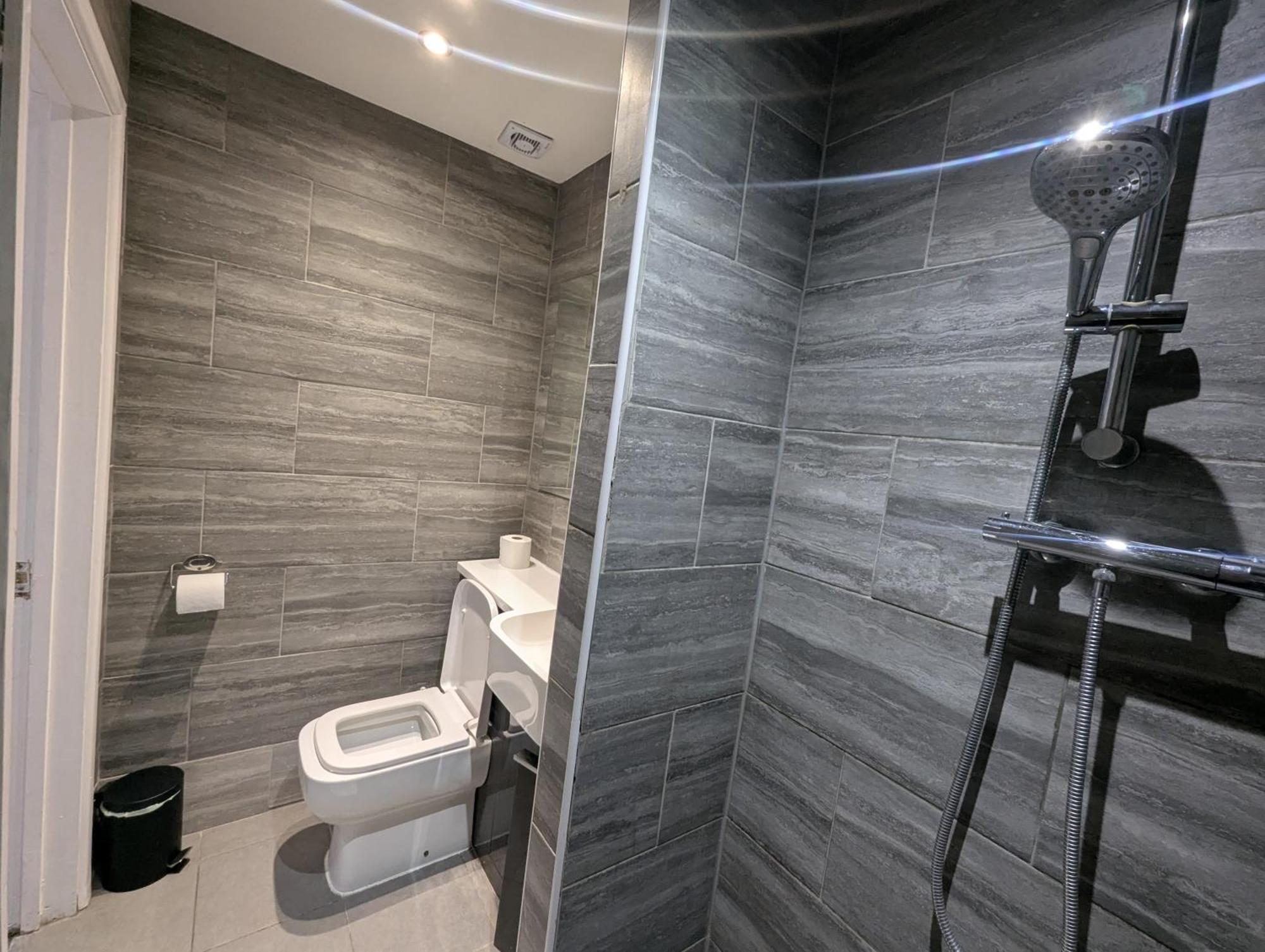 Oyo Firs Lodge London Heathrow Hounslow Exterior photo