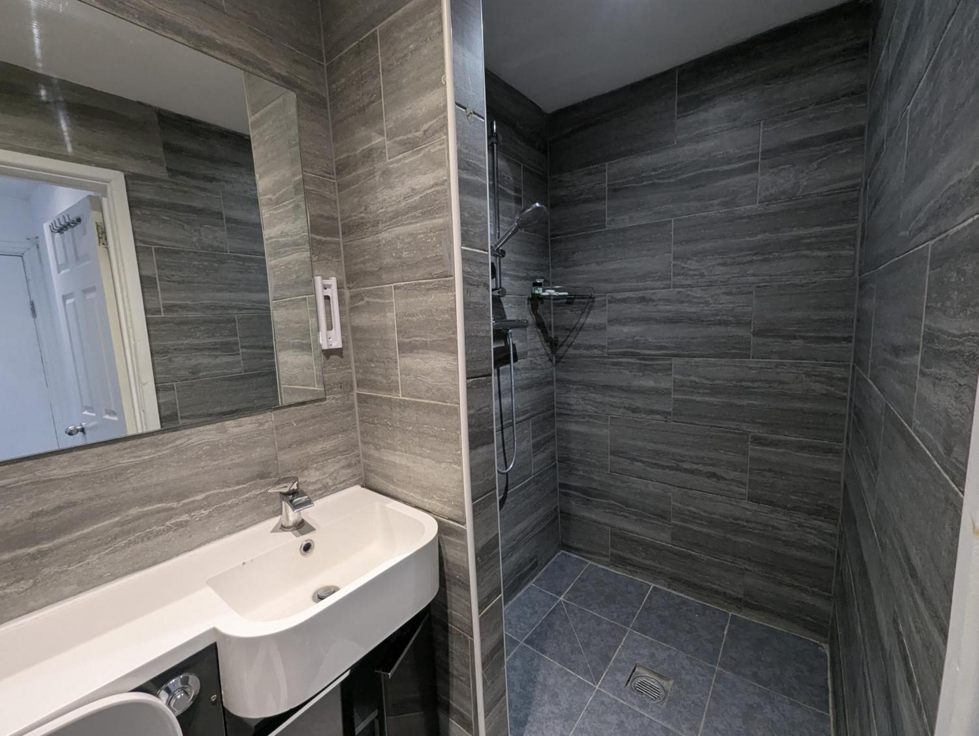 Oyo Firs Lodge London Heathrow Hounslow Exterior photo