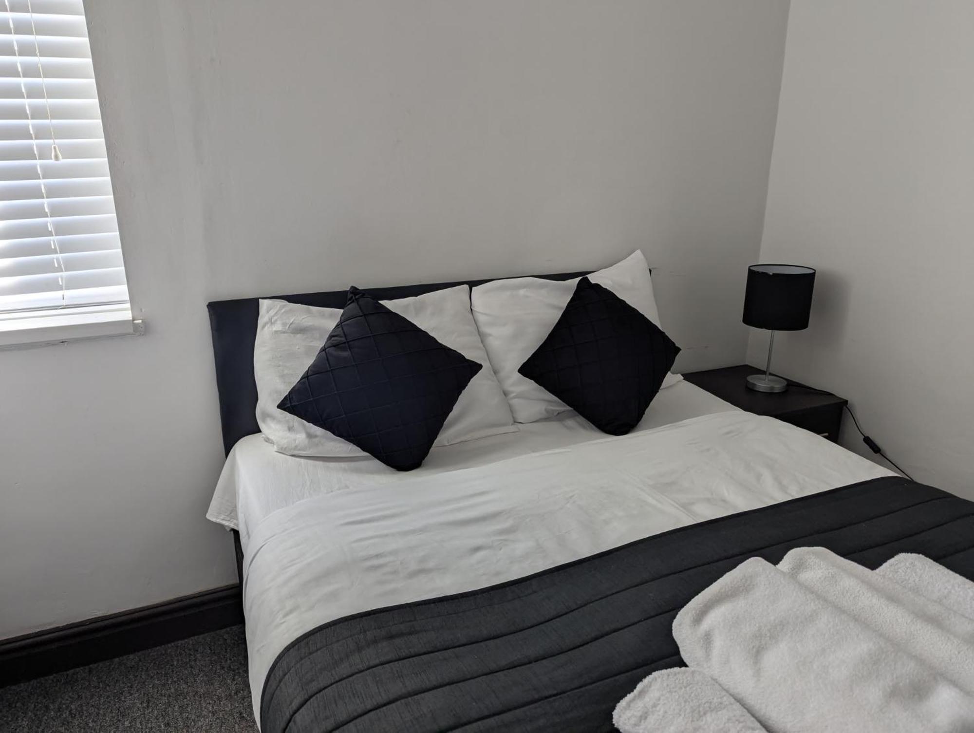 Oyo Firs Lodge London Heathrow Hounslow Exterior photo