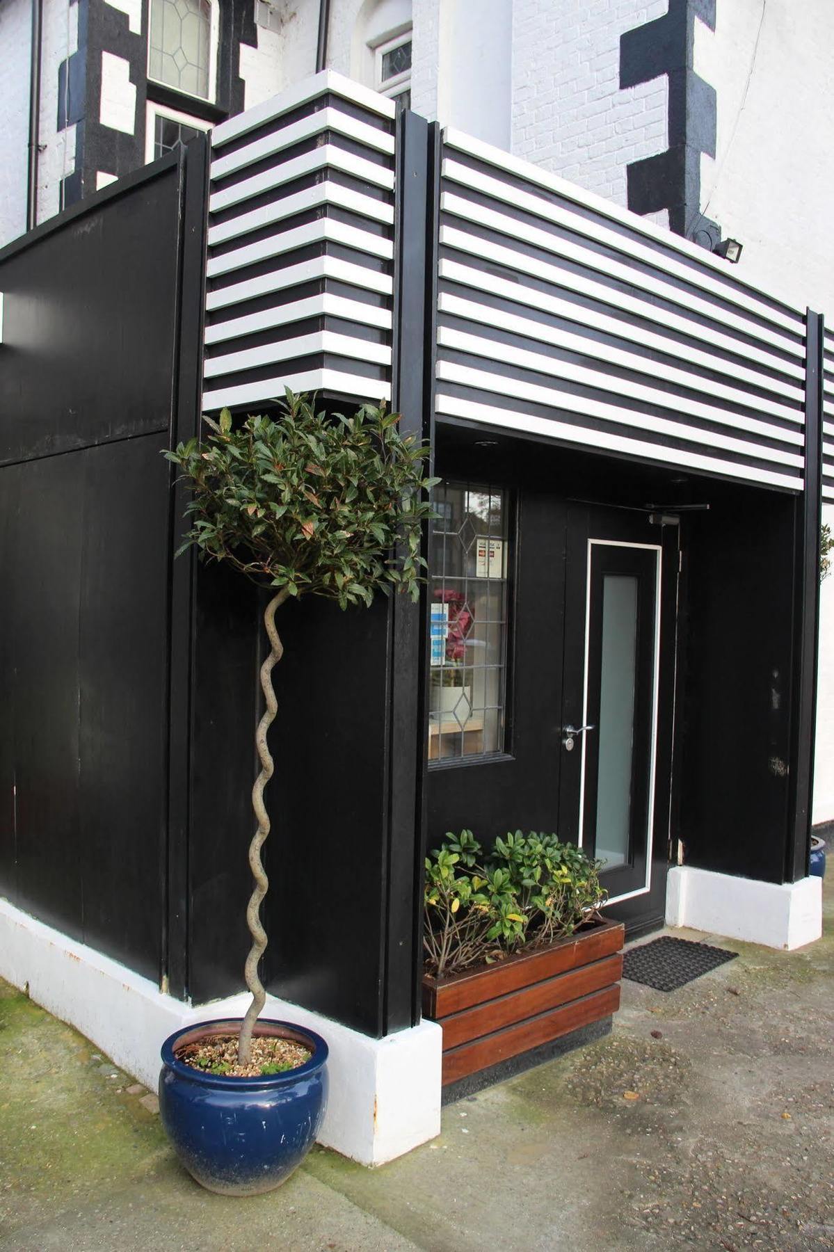 Oyo Firs Lodge London Heathrow Hounslow Exterior photo